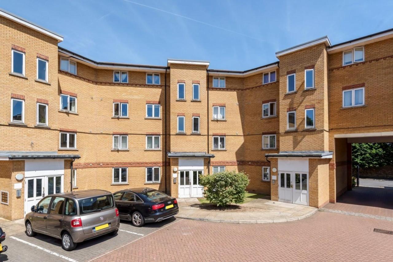 2 Bed Flat, Dedicated Workspace, Parking, 4Ktv Λονδίνο Εξωτερικό φωτογραφία