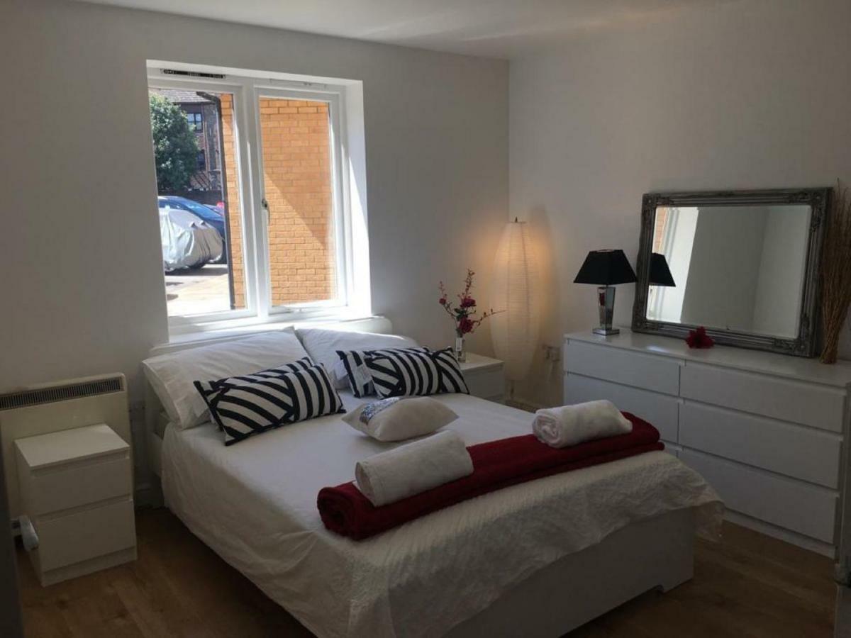 2 Bed Flat, Dedicated Workspace, Parking, 4Ktv Λονδίνο Εξωτερικό φωτογραφία