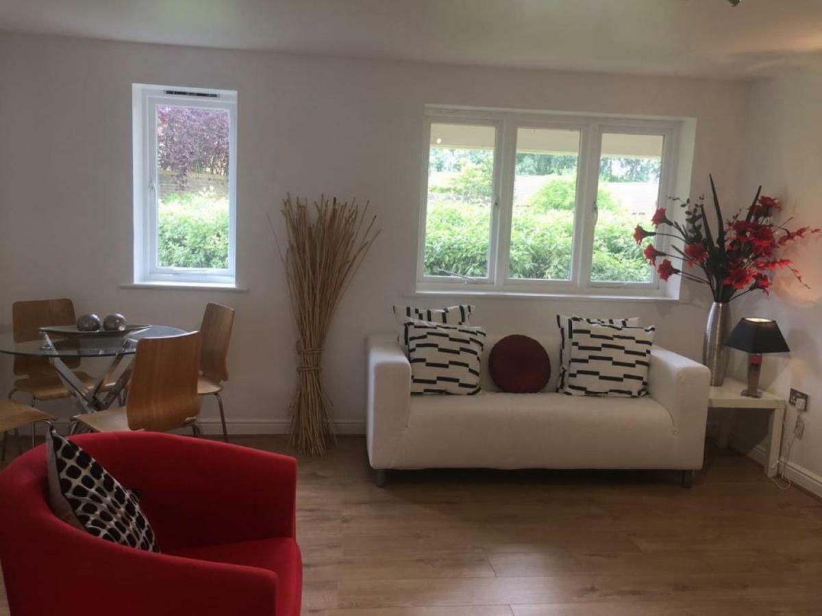 2 Bed Flat, Dedicated Workspace, Parking, 4Ktv Λονδίνο Εξωτερικό φωτογραφία